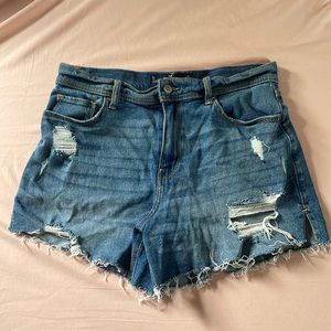 Hollister flower embroidered shorts